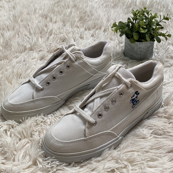 🎉2XHP🎉 Disney Vintage Mickey Mouse Canvas Sneakers 💗 White - Picture 2 of 16